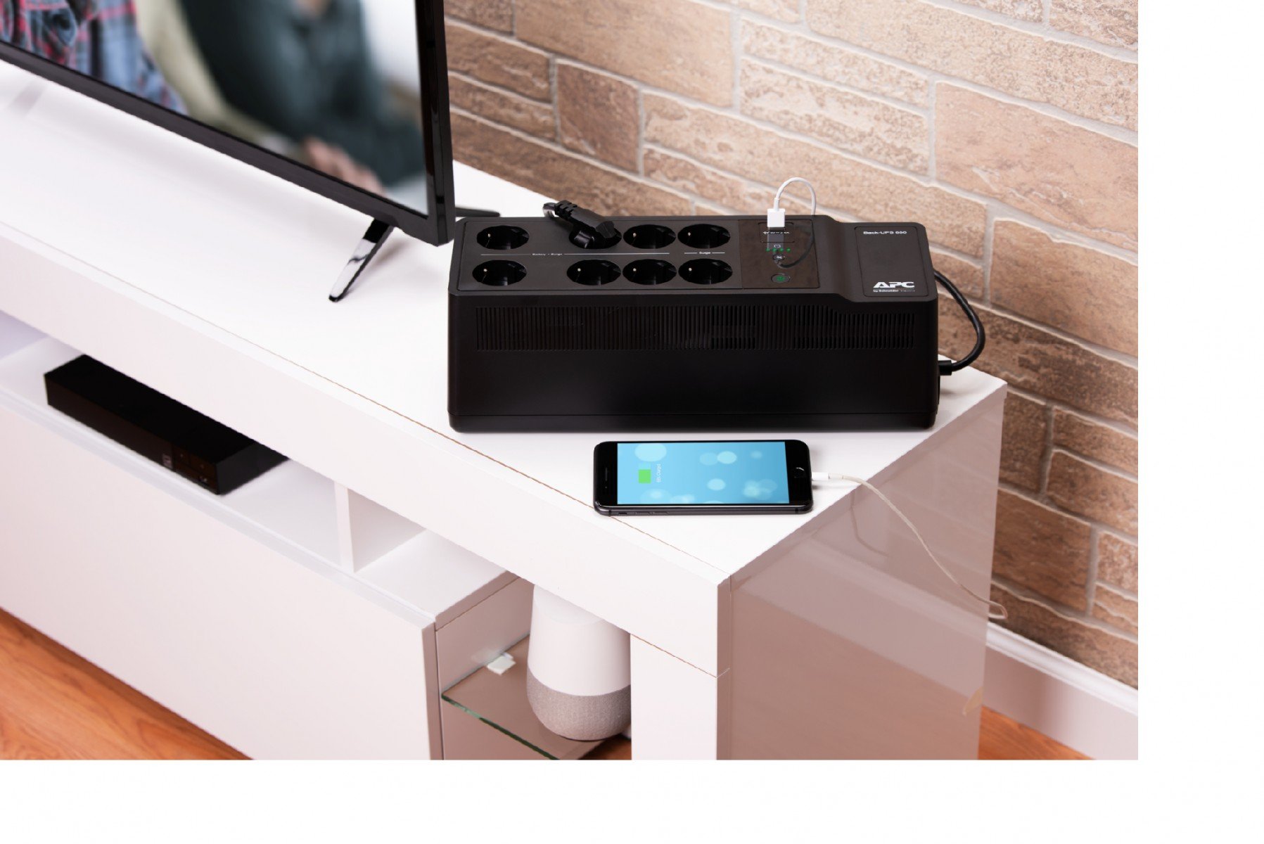 APC BE650G2-GR – APC Back-UPS 650VA – UPS Offline 650VA/400W, 8 prize AC, port USB, protecție la supratensiune și stabilizare AVR APC Back-UPS 650VA – UPS Offline 650VA/400W, 8 prize AC, port USB, protecție la supratensiune și stabilizare AVR – APC BE650G2-GR