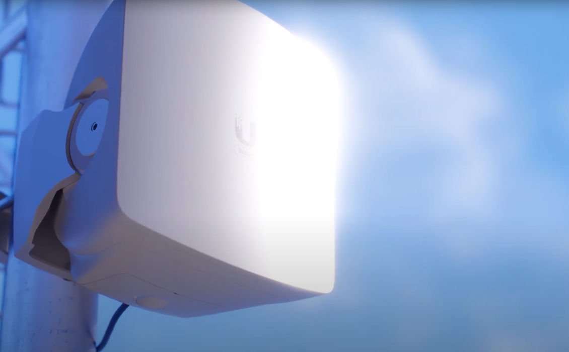 Ubiquiti WAVE-AP Networks UISP Wave Access Point 5400 Mbit/s Alb Power over Ethernet (PoE) Suport