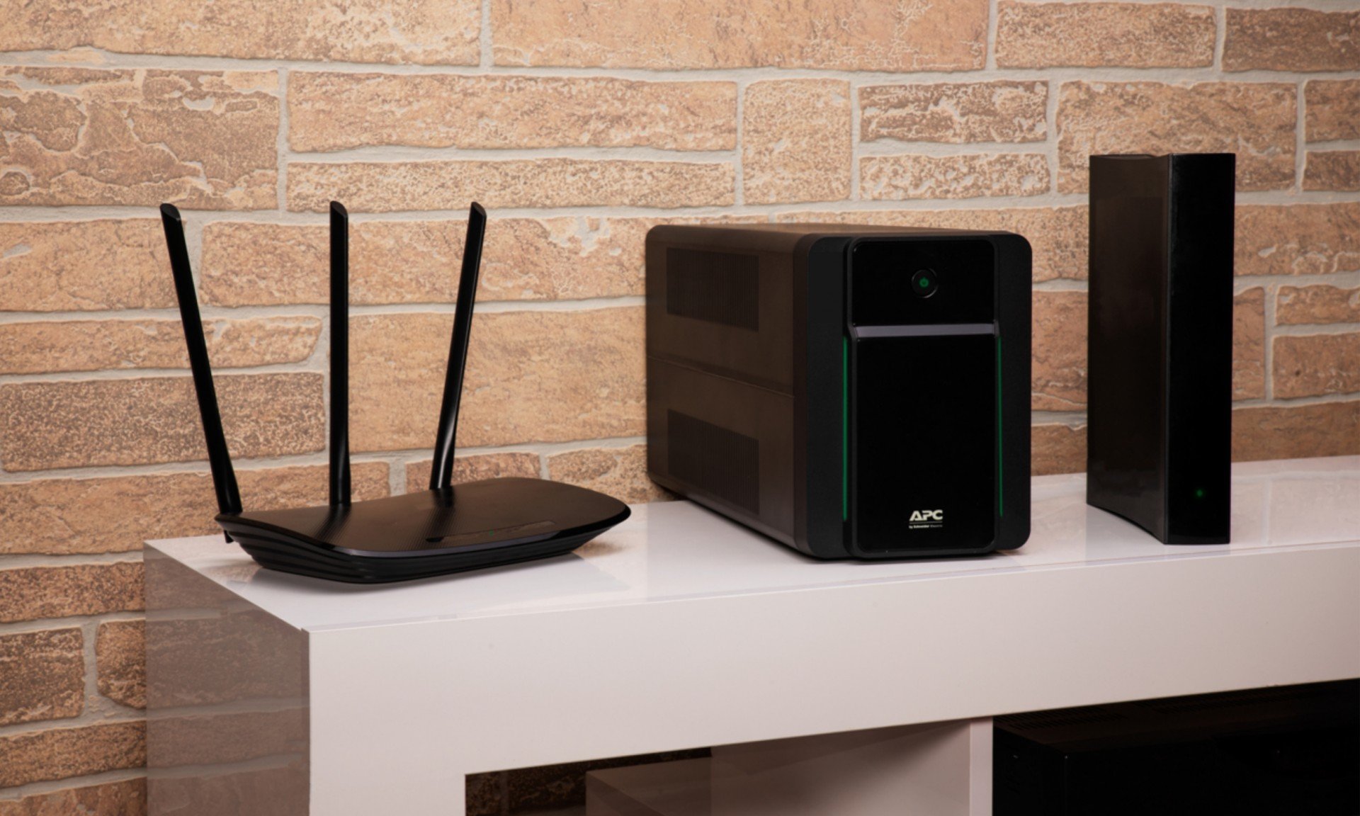 BX1600MI | APC | APC BX1600MI surse neîntreruptibile de curent (UPS) Line-Interactive 1,6 kVA 900 W 6 ieșire(i) AC APC BX1600MI surse neîntreruptibile de curent (UPS) Line-Interactive 1,6 kVA 900 W 6 ieșire(i) AC