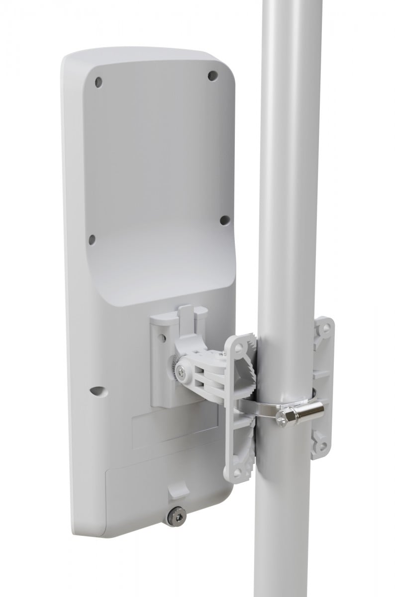 mANTBox ax 15s, antene 12dBi 2.4GHz, 15dBi 5GHz, 1 x Gigabit, 1 x SFP, PoE IN, WiFi6 - MikroTik L22UGS-5HaxD2HaxD-15S